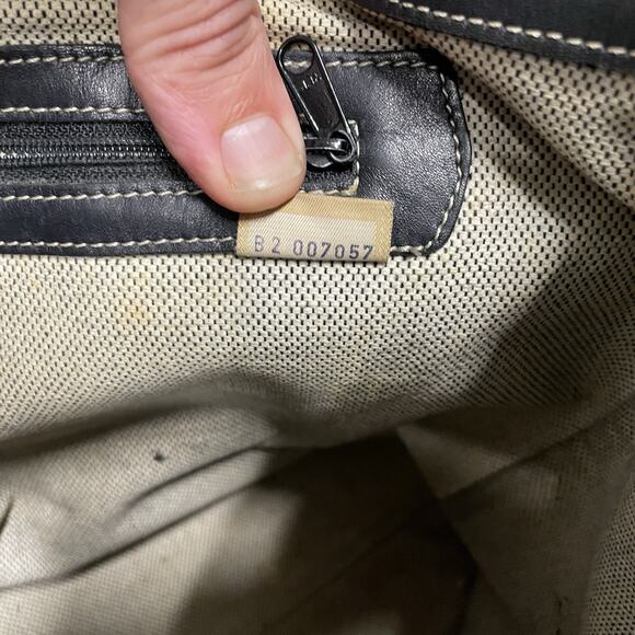 Vintage DOONEY & BOURKE Black Leather Bucket Tote Bag All Weather Purse Charm - Picture 10 of 10